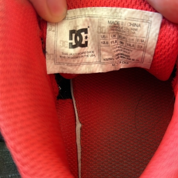 Boy DC High Top Sneakers Size 12.5 - Picture 10 of 11